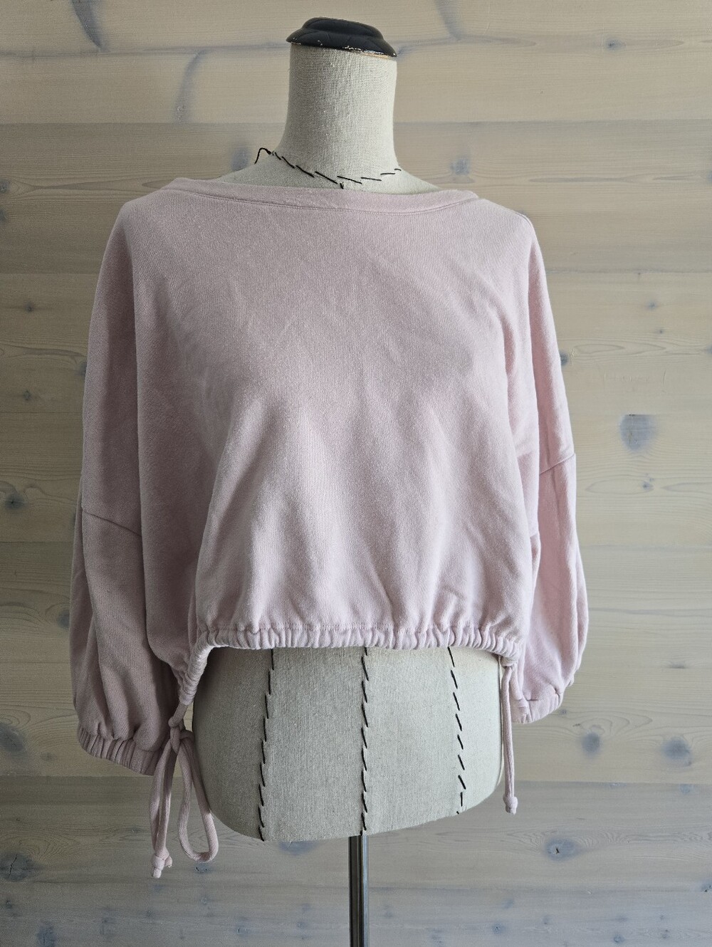 Melrose & Market Cropped, Side-Tie Cinched Drawstring Hem Sweatshirt XL